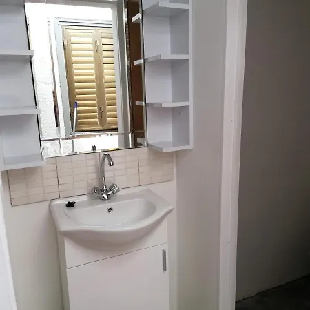 Minares House Гостьовий будинок Ларнака